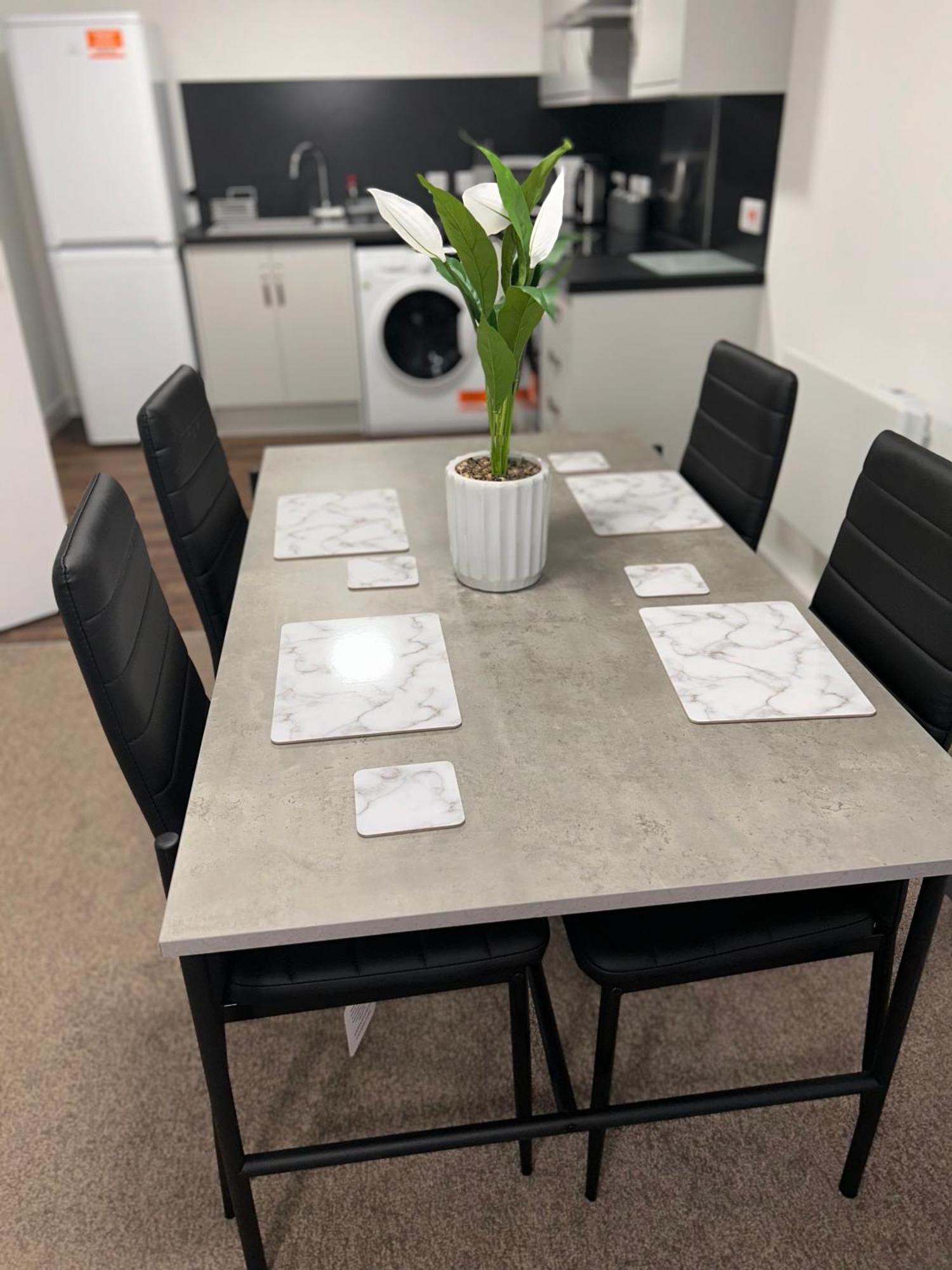 מנצ'סטר Failsworth Luxury Apartment With Free Parking By Daley Stays מראה חיצוני תמונה